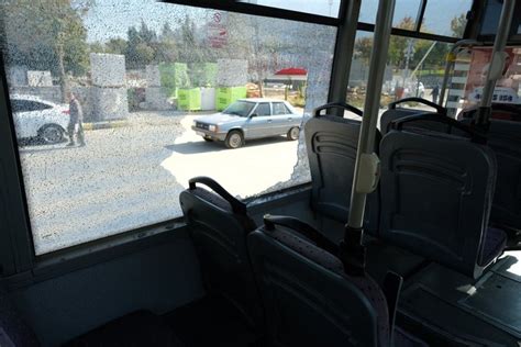 M­a­n­i­s­a­­d­a­ ­ş­i­z­o­f­r­e­n­ ­h­a­s­t­a­s­ı­ ­y­o­l­c­u­ ­o­t­o­b­ü­s­ü­n­e­ ­s­a­l­d­ı­r­d­ı­